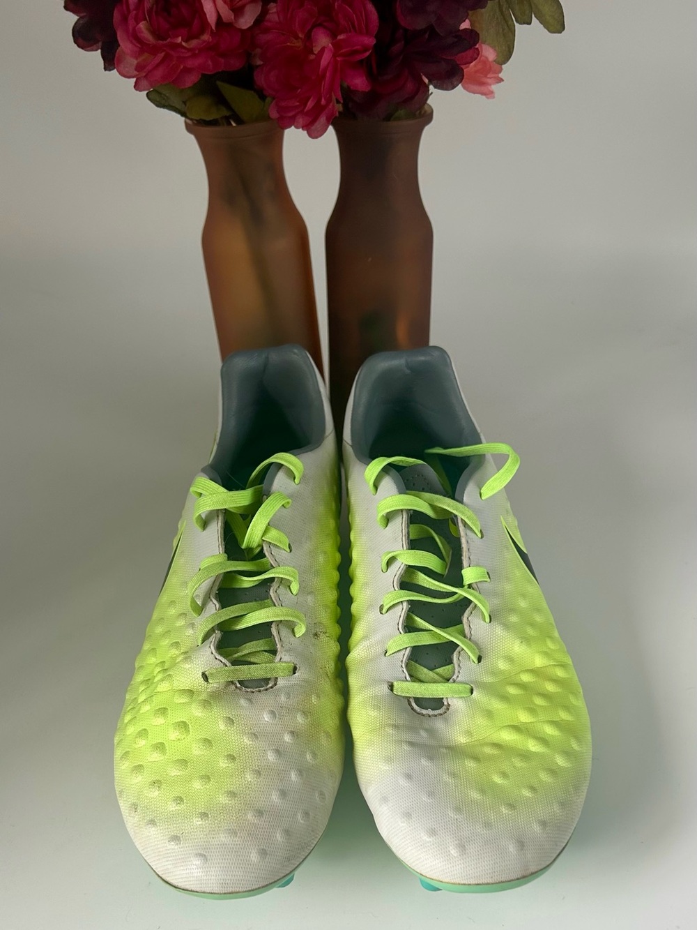 Magista Nike Men’s Neon Green and White Gradient Soccer Cleats size 11